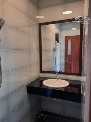 chính chủ cần bán căn hộ chung cư 312 lạc long quân, quận 11. diện tích 66m2 - 2pn, giá bán 2.8 tỷ