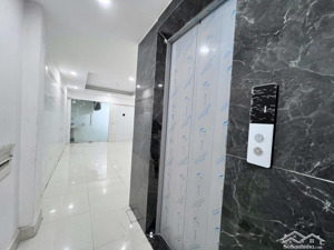 bán nhà dân xây ôtô , thang máy ngõ thông lạc long quân , võ chí công , cầu giấy: 50m x6t, giá rẻ
