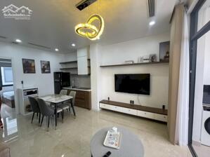 Cho thuê căn hộ 2 p.ngủ Vinhomes Marina, DT: 80m2.