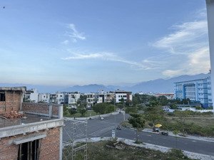 chính chủ cần bán căn 3 tầng + tum gói 3 mỹ gia, full nội thất và thang máy, hệ thống điện cao cấp