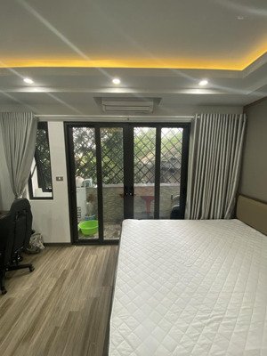 cho thuê căn hộ dịch vụ giá rẻ view hồ tại ngõ 193 phố trích sài, tây hồ. chỉ 6.5tr