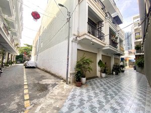 chính chủ gửi bán nhà 4 tầng xây mới độc lập lô góc 3 mặt thoáng ngõ nông oto vào tận cửa