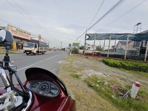 bán gấp đất 2169m2 quốc lộ 57, chợ lách, bến tre 14 tỷ (đoạn gần chợ lộ đất)