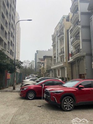 đất phân lô lạc long quân, oto tránh dừng, 10m ra võ chí công , xây tòa văn phòng 41 tỉ