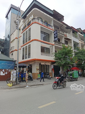 thuê thẳng mặt phố tại chùa láng - gần vincom - lô góc - mọi mô hình - vị trí đắc địa sầm uất