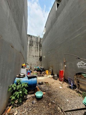 đất ngộp cần bán gấp dt 60m2 đã lên full thổ cư, shr, cách khu chế xuất linh trung chỉ 100m