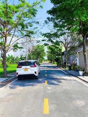 bán gấp lô đất đảo kim cương 2.7 tỷ, đất full thổ cư, không quy hoạch, không lộ giới, đường ô tô