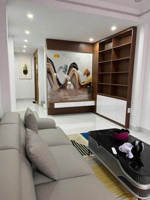 bán gấp - nhà cực rẻ kim giang - sđcc nhỉnh 7 tỷ cầu thang máy chạy vù vù