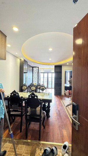 chung cư liễu giai tower, 70m2, tầng trung, 2 ngủ 2wc, nhỉnh 6 tỷ