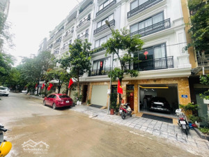 bán nhà lk khu đô thị văn phú 6t thang máy phân lô vỉ hè ô tô tránh dt 50m*6t*5mt :15,4 tỷ có tl