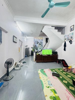 nguyên bản. nhà định công thượng, 5 tầng. 55m, 11 tỷ. ngõ rộng, thông, gần ô tô. nhà dân xây