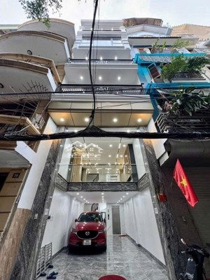 trung tâm quận - phân lô - ô tô - thang may - kinh doanh - ngõ đẹp - tiện ích bạt ngàn - full nội t