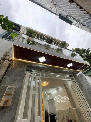 bán nhà ngang 5m - sát bên quận 7 - gần hẻm xe hơi