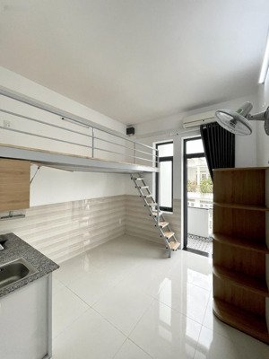 phòng ban công phạm văn chiêu có nội thất và thang máy gần chợ thạch đà