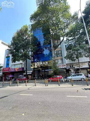 Building MT Lê Hồng Phong, P.3 Quận 5 - DT: 9m x 22m. - Kết cấu: Hầm + 6 tầng + lửng + Giá bán: 180 tỷ thương lượng.