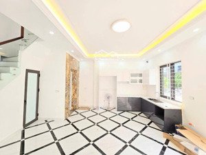 siêu phẩm nhà dòng tiền vị trí đắc địa 6 tầng kiên cố - view hồ cực phẩm