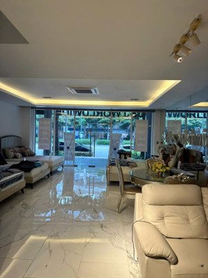 cho thuê nhà nguyên căn 55 nguyễn cơ thạch giá 200tr/tháng. lh thương lượng chủ nhà