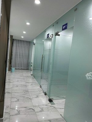 chính chủ cần cho thuê cao tầng 7 tầng nguyễn văn cừ, quận 1, có thang máy, chỉ 85 triệu,0901480389