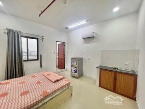 [thang máy] - studio ban công mặt tiền võ văn kiệt view thoáng mát - sẵn nội thất - gần trung tâm