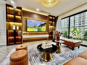 gia đình cần bán căn hộ tại tây hà tower, 122m2 , 3 ngủ full đồ, ban công tây bắc view hồ, sổ đỏ.