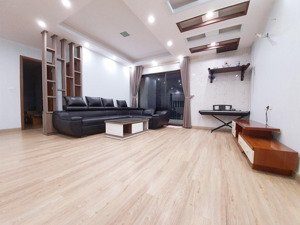 cho thuê chcc toà az lâm viên 107 nguyễn phong sắc, cầu giấy 95m2, 2n, 2vs nhà đẹp, đủ đồ