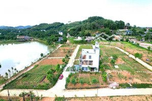 chính chủ bán lô góc 2 mặt tiền view hồ xung quanh biệt thự 15tr/m2 cách hn 30p lái xe