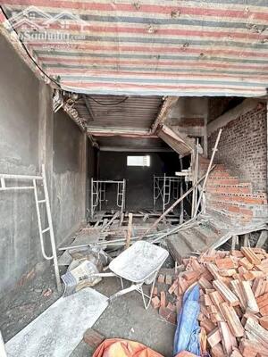 Bán nhà 40m2-3 tầng gần mặt đường QL6-Chúc Sơn-Chương Mỹ. Giá 2.75 tỷ .0986498350