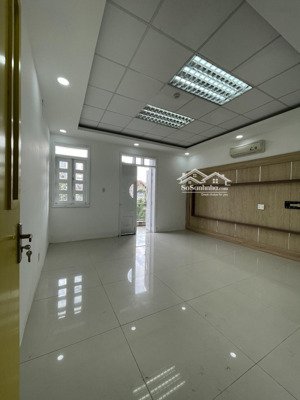 văn phòng nguyên căn tại khu đô thị him lam kênh tẻ cho thuê 50tr/th