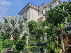 Bán & cho thuê biệt thự đơn lập nhà tự xây có hồ bơi, Phú Mỹ Hưng, DT: 17x24m