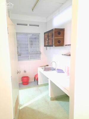 Cho thuê Bàu Cát II thang bộ lầu thấp, 54m2, 2pn, giá 7tr3/tháng