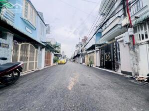 Bán nhà trục chính hẻm đường hoàng quốc việt