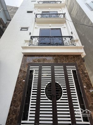 bán nhà riêng view đẹp tại đông tác, 7,9 tỷ, 34m2 x 5 tầng, đống đa. lô góc, ngõ thông, kdoanh nhỏ