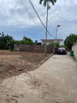 chính chủ bán lô đất đẹp 270m2 mặt tiền 17.3m ngay sát kcn liên hà thái giá 1.8 tỷ pháp lý rõ ràng