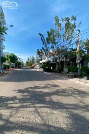 Cần bán lô đất mặt tiền đường Đào Duy Tùng khu hùng vương