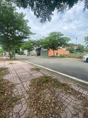 Cắt lỗ lô đất mặt tiền vành đai 4 liển kề công viên xanh 950triệu