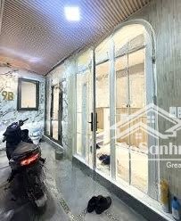 bán đất tặng nhà - phường ngọc hà - 50m2 - ô tô đỗ cửa chỉ 8.5 tỷ - lh: 