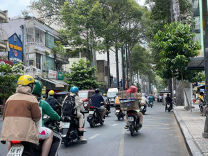 nhà phố mặt tiền đường 3/2 ngay hà đô (4.2 x 25m) cn: 103m2 giá bán: 40.5 tỷ. hđt: 65tr/th