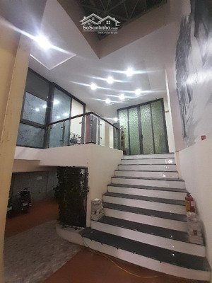 cần bán căn hộ dịch vụ apartment 102m2, 35 tỷ, 8 tầng, thang máy yên phụ - tây hồ