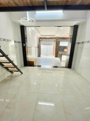 cho thuê mặt bằng kinh doanh vừa ở ngay trần bá giao, mặt tiền kinh doanh hơn 50m2