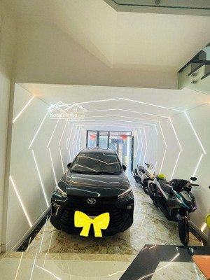 6 tầng thang máy full nội thất cao cấp đường số 37 tân quy q7