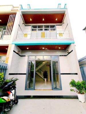 BÁN NHÀ ĐẸP 1 TRỆT, 1 LẦU MỚI XÂY 5.2X18M (141m2) XÃ MỸ HẠNH BĂC, ĐỨC HÒA GIÁ 2.3 TỶ