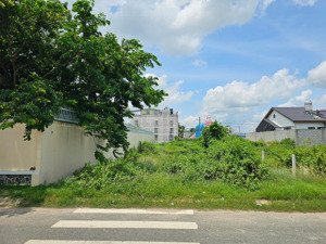 cần bán gấp lô đất 200m2 với 10m mt đ.huỳnh văn cọ, tt.củ chi giá ngộp 1,8 tỷ