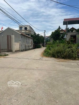 chính chủ mình có lô đất rất đẹp muốn bán lô góc 2 mặt tiền dt 80m2 kinh doanh, gần chợ đường ô tô
