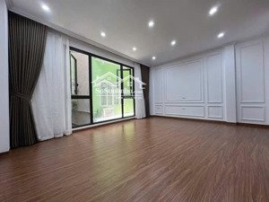 bán nhà đường đồng cổ-thụy khuê -ô tô đỗ gần - nhà đẹp 6 tầng thang máy -vài bước ra hồ tây.