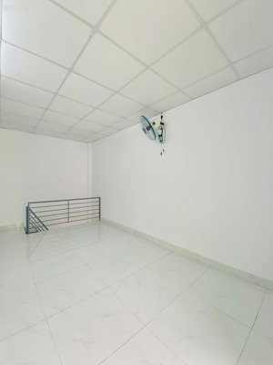 chính chủ cần bán nhà gấp! mỹ hạnh nam, 1 trệt 1 lầu, giá chỉ 295 triệu nhận nhà