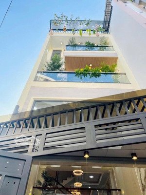 chỉ 3 tỷ 5 sở hữu nhà tt quận bình thạnh - hẻm ôtô xô viết nghệ tĩnh. gần ngã tư hàng xanh, sổ sẳn