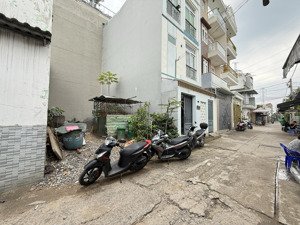 ngay khu ngã tư ga chỉ 1/ hà huy giáp hẻm oto, xây tự do 4 lầu