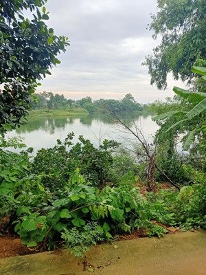 chính chủ gửi bán lô đất đẹp hiếm có view hồ chỉ 1, 7tỷ, đông yên quốc oai hn dt 85, 8m, đất ở 60m!