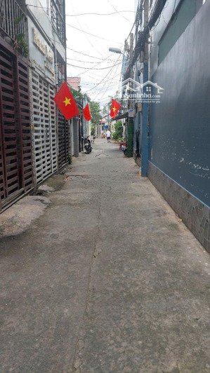 nhà đẹp 4 tầng - đường bình đông - ngang lớn 5m - sát cầu chà và - quận 8. nhỉnh 6 tỷ. kdc hiện hữu