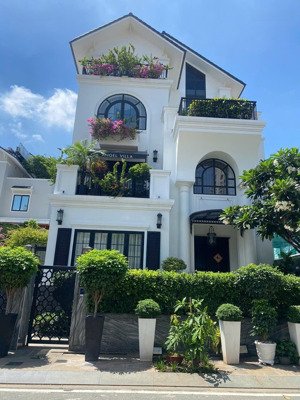 bán biệt thự him lam phổ quang. tân bình. 8mx22m. 5 tầng - hđt: 150triệu. giá 45tỷ